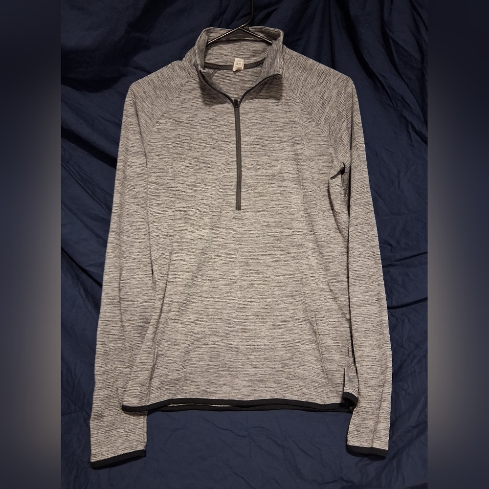 Under Armour Athletic Heat Gear Running Long Sleeve Shirt with Zip, Pocket
